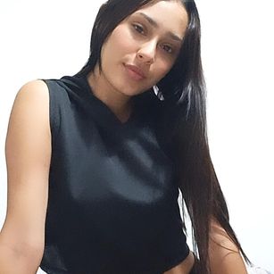 Model - Aibathomson perra