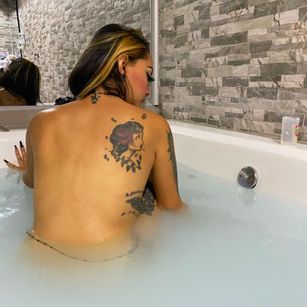 Model - Candy squirt