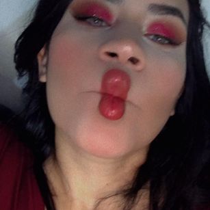 Model - Piera Jones cute