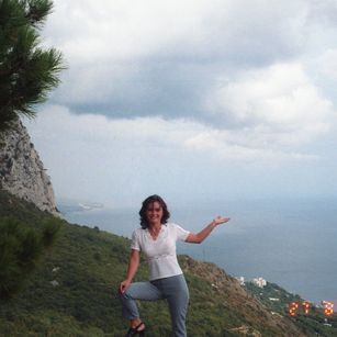 Model - SheLion striptease