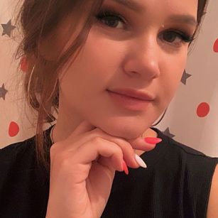 Model - Sharon striptease