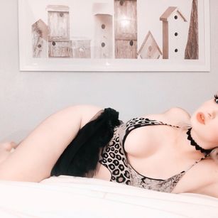 Model - Astro fetish