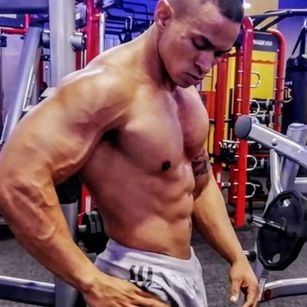 Model - CHESTER_ROUSE masturbacon