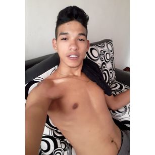 Model - paisabigcock bigcock