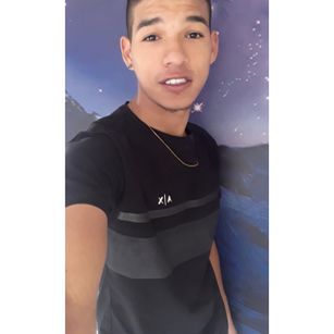 Model - paisabigcock showcum