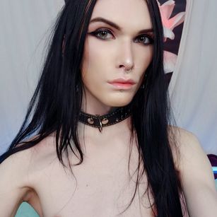 Model - Kiro Morwain brunette