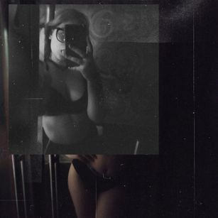 Model - Dinasweetgirl feet