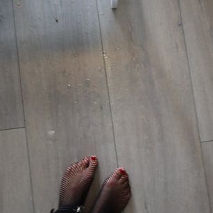 Model - Shelly Blonde