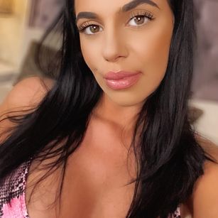 Model - AlyssaDawn heels