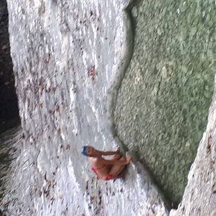 Model - LolaNik Sports