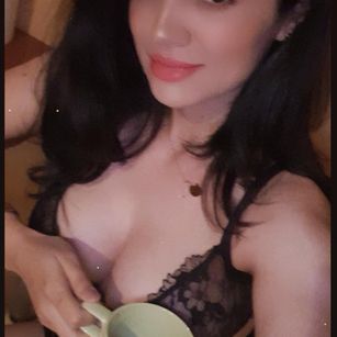 Model - Sussie curlyhair