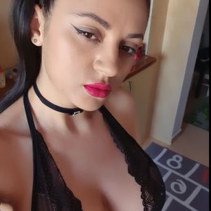 Model - Sussie fakeboobs