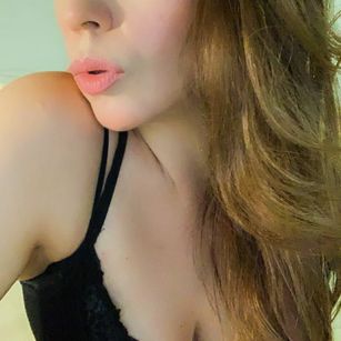 Model - Linda attentive