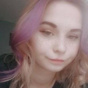 Model - hloya_go kiss