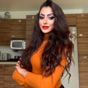 Model - Yasmin young