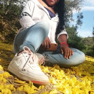 Model - JASMIN VARGAS divertida