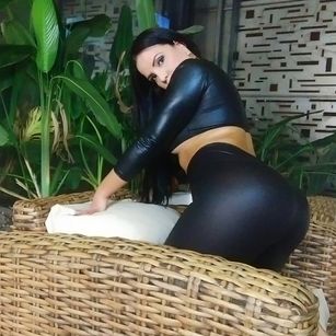 Model - SexyLatinGoddess toys