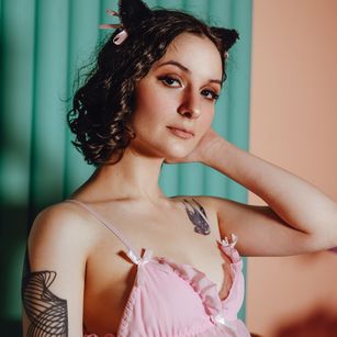 Model - SamantaFireball student