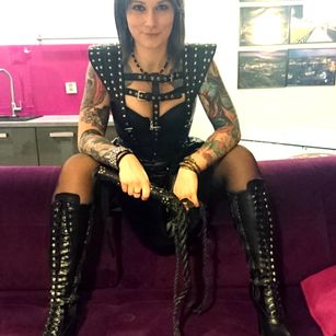 Model - vicki.top dominant