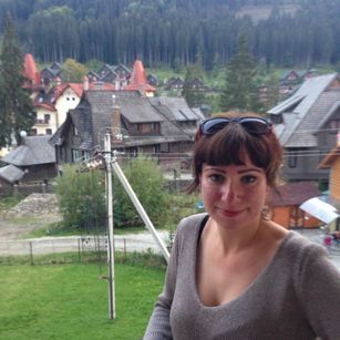 Model - Miroslava playful