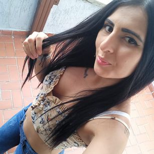 Model - isabella longpussy