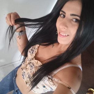 Model - isabella latin