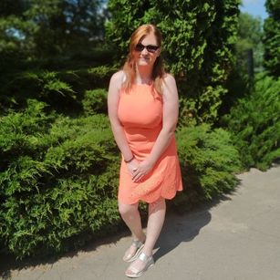 Model - melia22 intimatehaircut