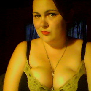 Model - Cali Quinn curvy