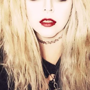 Model - Defective doll pierced