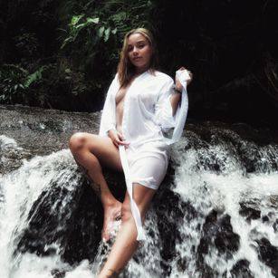 Model - SheilaGray shy