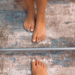 Model - Jennifer squirt