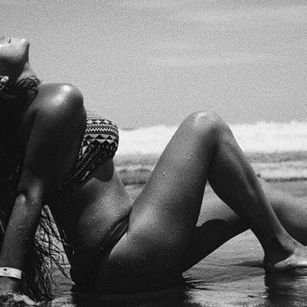 Model - Allie Hools bondage