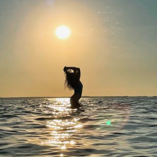 Model - JaneDi brunette