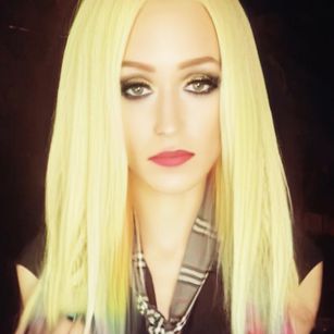 Model - Avril Abby beautiful