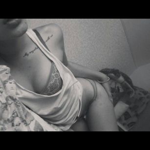 Model - Nicole squirt