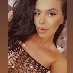 Model - AlyssaDawn feet