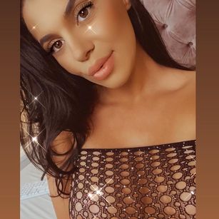 Model - AlyssaDawn heels