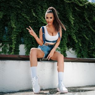 Model - AnnaKarev femdom