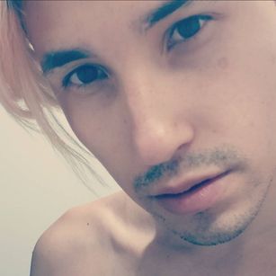 Model - Danny Col legs