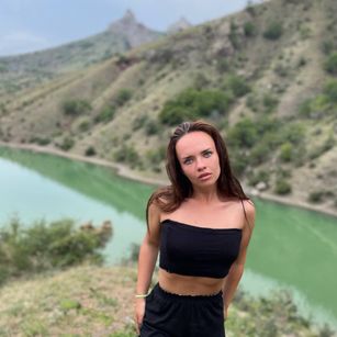 Model - SweetElliee sexy