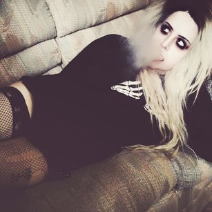 Model - Defective doll goth