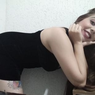 Model - Spitqueen mouth