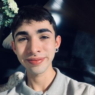 Model - ADAM BORGES ass