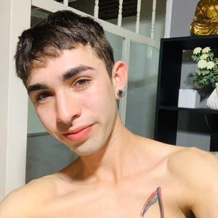 Model - ADAM BORGES latin