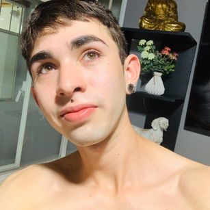 Model - ADAM BORGES smoke