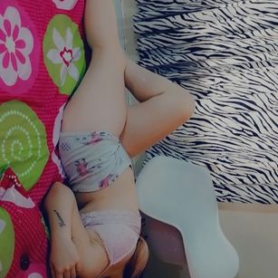 Model - Maite single