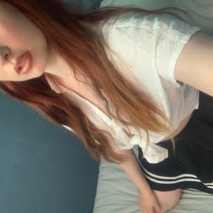 Model - Sapphire Rose dildo