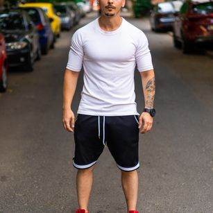 Model - ApolloHunt sensual