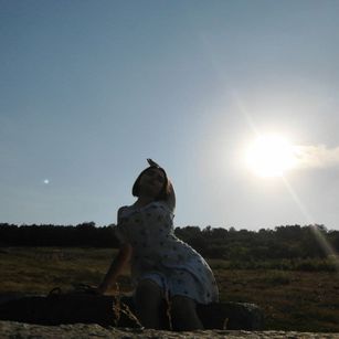 Model - Amina striptease