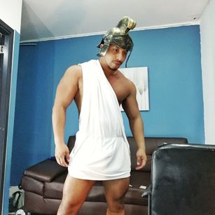 Model - leand ferrutti cum